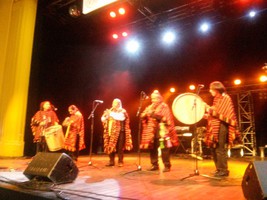 17ème fête annuelle sous le thème "Culture sans frontières" : musiques et danses des 4 coins de la planète (Bolivie, Liban, Indonésie, Sénégal...)